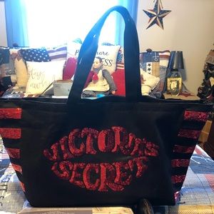 V S tote 50.00 NWT never used price is firm